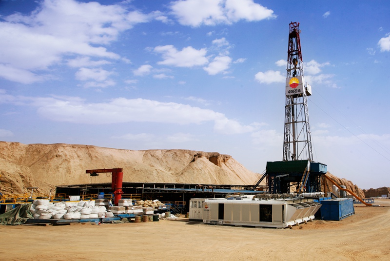 1715389421733215.jpg دکل حفاری برقی میدان نفتی تاریم.JPG