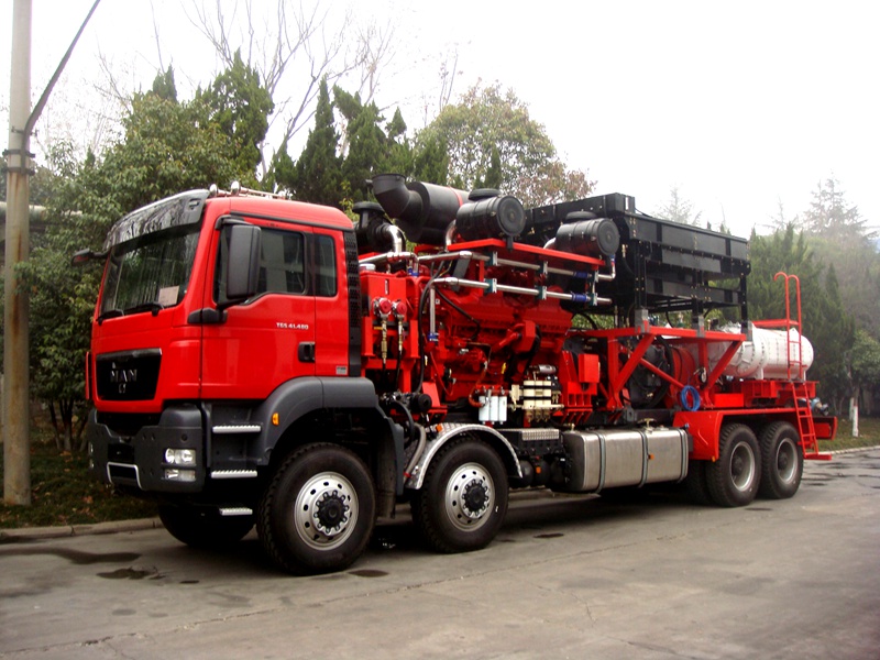 1715321275543171.jpg 8、压裂车.jpg